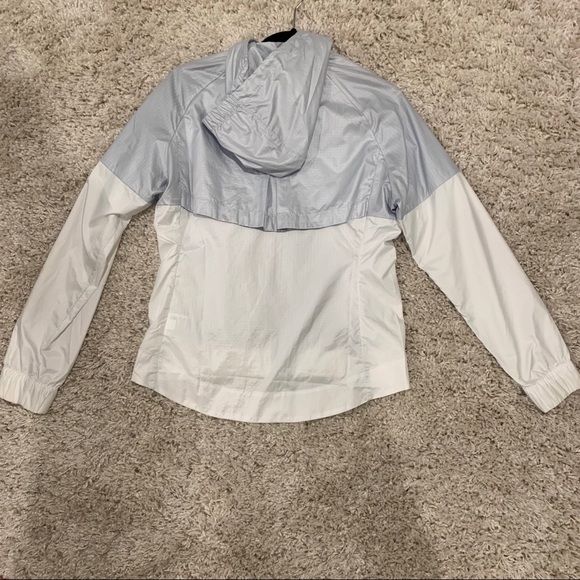 NIKE WINDBREAKER. WOMENS. SIZE SMALL. WORN ONCE!!! - Picture 2 of 7